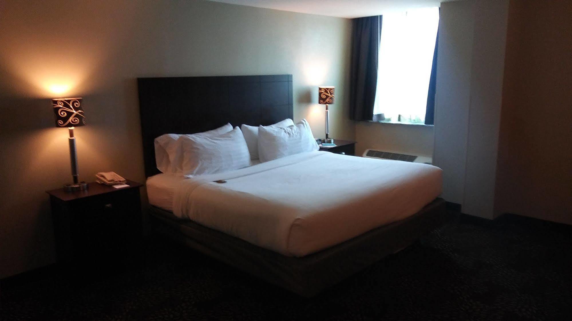 Holiday Inn Express Pittsburgh West - Greentree, An Ihg Hotel Crafton Экстерьер фото
